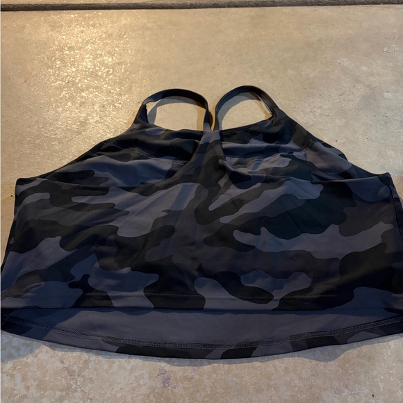 Stylish Black and gray camo sports bra - Picture 2 of 3